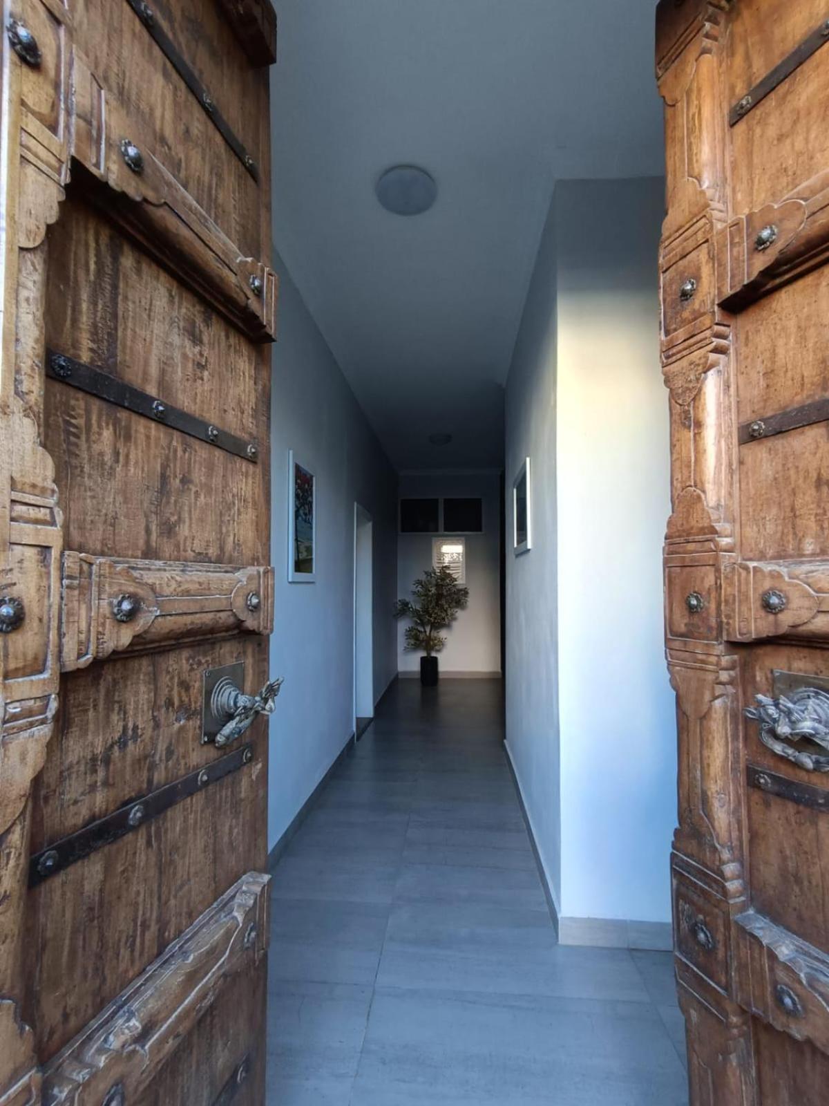 Newly Renovated With Rooftop Pool, Few Steps To The Appartement *